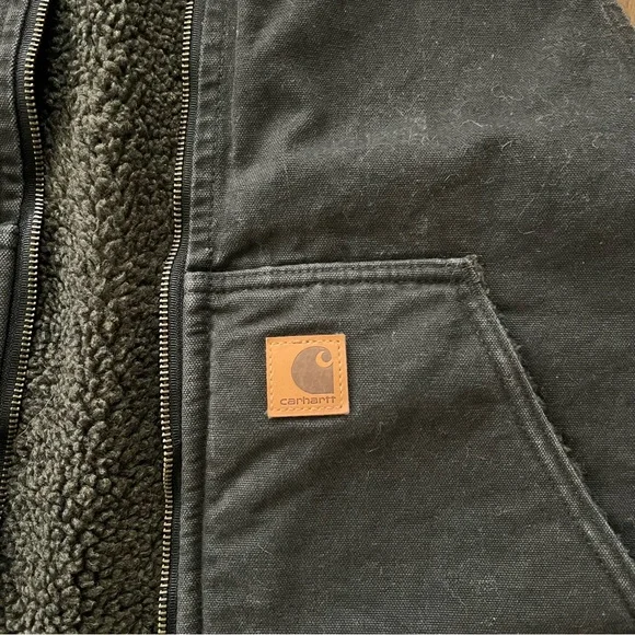 Sherpa Lined Carhartt Vest size L - Picture 6 of 7